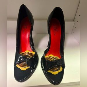 Black open toe heel pump shoe